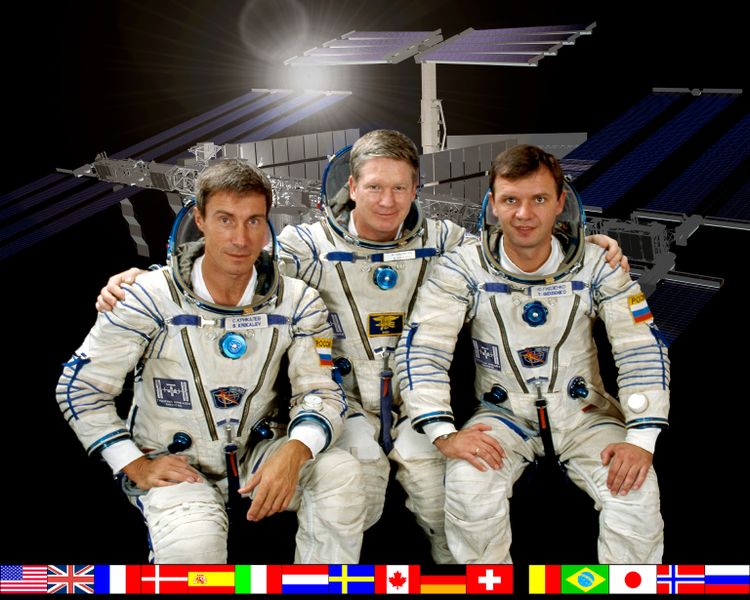 Quelle: Wikipedia - Expedition 1 - Crewfoto